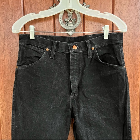 Women’s Wrangler Jeans - Picture 3 of 8